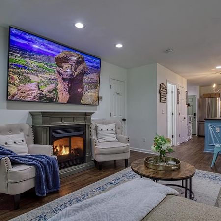 Вилла Great Location - Hot Tub - Dog Friendly Севьервилл Экстерьер фото