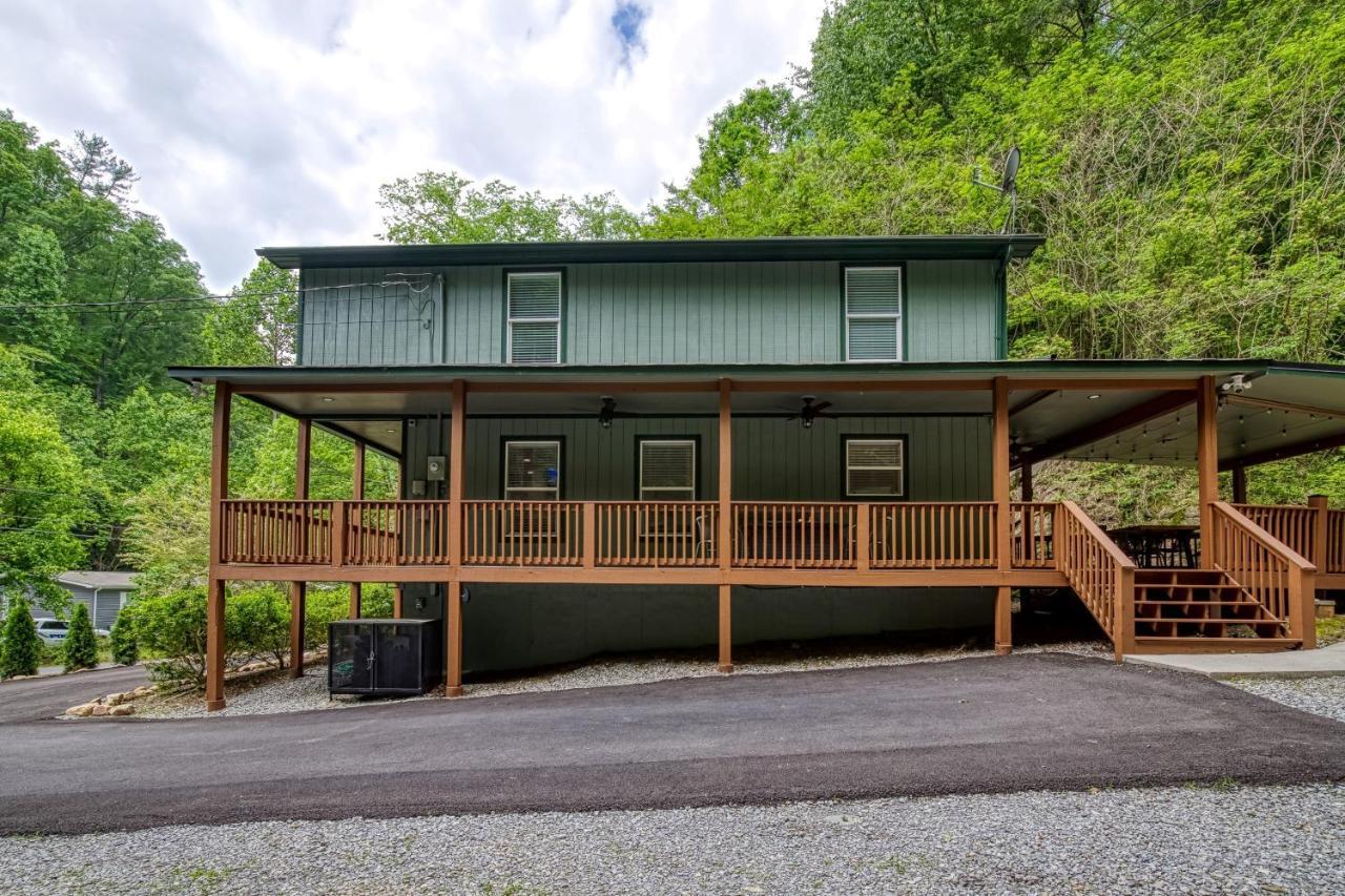 Вилла Great Location - Hot Tub - Dog Friendly Севьервилл Экстерьер фото